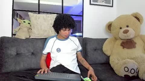 Snapshot of _jaay77 chatting on January 16, 2025, 8:14 pm Jay online show from January 16, 2025, 8:14 pm