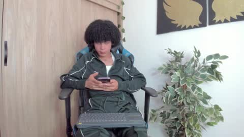 Snapshot of _jaay77 chatting on January 22, 2025, 9:54 pm Jay online show from January 22, 2025, 9:54 pm