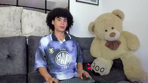 Snapshot of _jaay77 chatting on January 23, 2025, 2:33 am Jay online show from January 23, 2025, 2:33 am