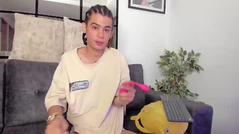 Snapshot of _jaay77 chatting on January 26, 2025, 2:03 am Jay online show from January 26, 2025, 2:03 am