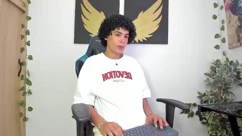 Snapshot of _jaay77 chatting on February 1, 2025, 6:40 pm Jay online show from February 1, 2025, 6:40 pm