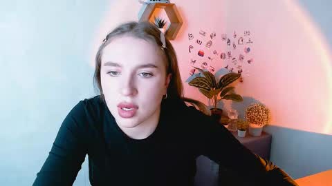 Snapshot of _julianaini_ chatting on September 18, 2025, 12:29 pm Jolia online show from September 18, 2025, 12:29 pm