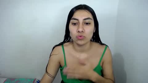 Snapshot of _katerin_love chatting on December 17, 2024, 3:39 am kateryn online show from December 17, 2024, 3:39 am