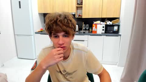 Snapshot of _kurt chatting on September 17, 2025, 3:57 pm Kurt online show from September 17, 2025, 3:57 pm