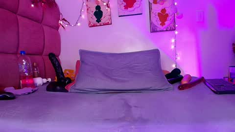 Snapshot of _lorrayne_ chatting on December 31, 2024, 3:09 pm Lorrayne online show from December 31, 2024, 3:09 pm