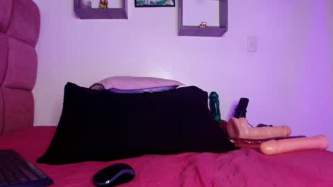 Snapshot of _lorrayne_ chatting on January 22, 2025, 11:56 am Lorrayne online show from January 22, 2025, 11:56 am