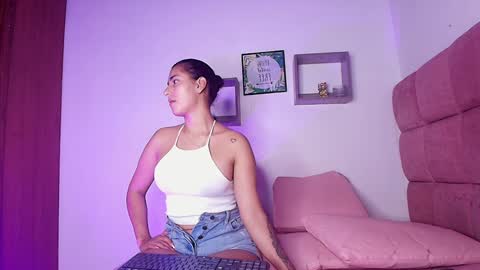 Snapshot of _lorrayne_ chatting on January 27, 2025, 11:54 am Lorrayne online show from January 27, 2025, 11:54 am