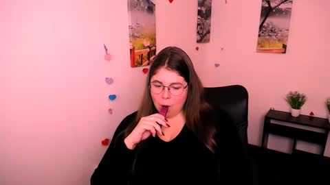 Snapshot of _lovely_mary chatting on October 24, 2025, 7:21 pm Mary online show from October 24, 2025, 7:21 pm