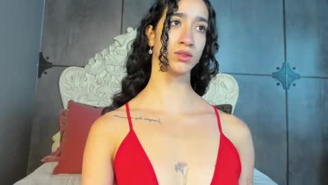 Snapshot of _luna_dupont_ chatting on December 11, 2024, 12:02 pm  Luna  online show from December 11, 2024, 12:02 pm