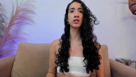 Snapshot of _luna_dupont_ chatting on January 4, 2025, 12:38 pm  Luna  online show from January 4, 2025, 12:38 pm