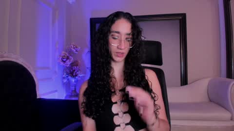 Snapshot of _luna_dupont_ chatting on January 15, 2025, 11:19 pm  Luna  online show from January 15, 2025, 11:19 pm