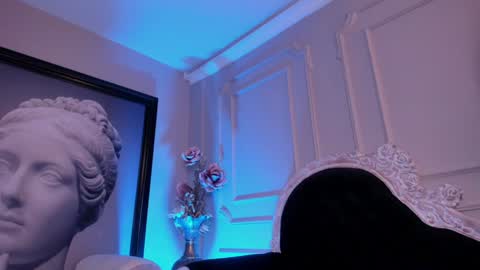 Snapshot of _luna_dupont_ chatting on January 20, 2025, 6:32 pm  Luna  online show from January 20, 2025, 6:32 pm