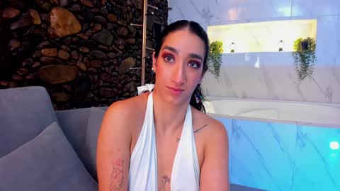 Snapshot of _luna_dupont_ chatting on February 4, 2025, 3:15 pm  Luna  online show from February 4, 2025, 3:15 pm