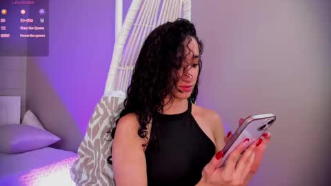 Snapshot of _luna_dupont_ chatting on February 10, 2025, 5:52 pm  Luna  online show from February 10, 2025, 5:52 pm