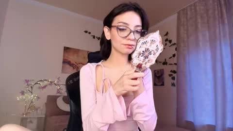 Snapshot of _lunara_adams_ chatting on October 12, 2025, 5:17 am Luna online show from October 12, 2025, 5:17 am