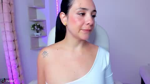Snapshot of _meel_ chatting on October 22, 2025, 10:53 pm Meel online show from October 22, 2025, 10:53 pm