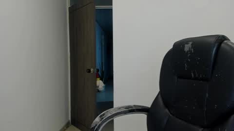 Snapshot of _miss_coco_ chatting on December 15, 2024, 5:02 am _miss_coco_ online show from December 15, 2024, 5:02 am