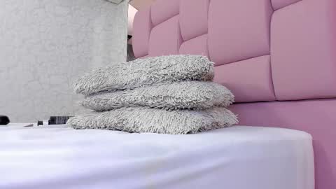Snapshot of _molly_rosse_ chatting on February 12, 2025, 1:37 pm _molly_rosse_ online show from February 12, 2025, 1:37 pm