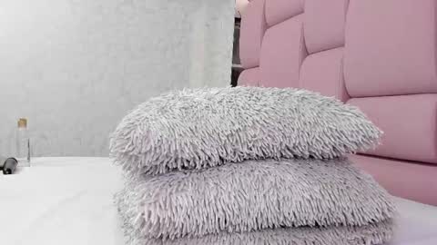 Snapshot of _molly_rosse_ chatting on March 6, 2025, 12:41 pm _molly_rosse_ online show from March 6, 2025, 12:41 pm