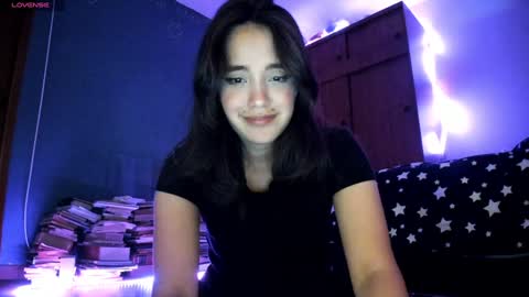 Snapshot of _moon_cake_ chatting on December 20, 2024, 4:42 am Next stream 950 pm Colombia time xd online show from December 20, 2024, 4:42 am