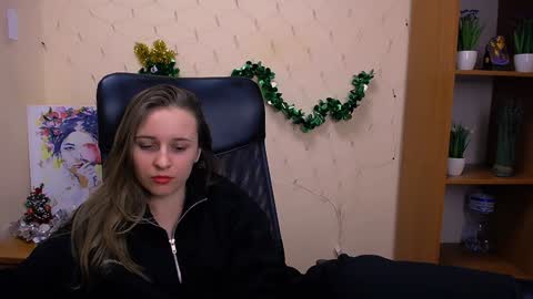 Snapshot of _nicole_new chatting on December 28, 2024, 3:26 pm Nica online show from December 28, 2024, 3:26 pm