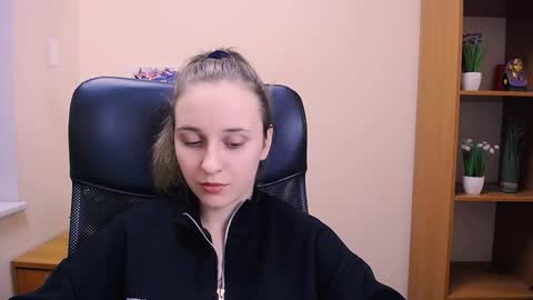 Snapshot of _nicole_new chatting on January 24, 2025, 10:21 am Nica online show from January 24, 2025, 10:21 am