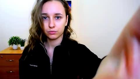 Snapshot of _nicole_new chatting on February 7, 2025, 12:28 pm Nica online show from February 7, 2025, 12:28 pm