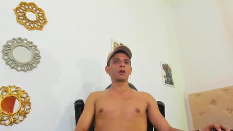 Snapshot of _tarek_ chatting on October 8, 2025, 6:05 pm _tarek_ online show from October 8, 2025, 6:05 pm