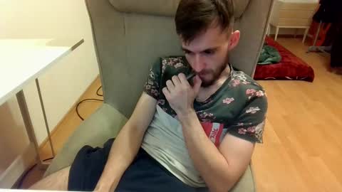 Snapshot of _v_l_a_d_ chatting on February 8, 2025, 10:40 pm Vlad online show from February 8, 2025, 10:40 pm