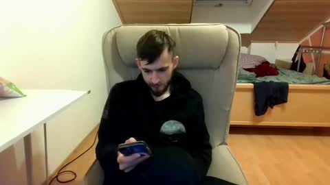 Snapshot of _v_l_a_d_ chatting on February 14, 2025, 5:36 pm Vlad online show from February 14, 2025, 5:36 pm