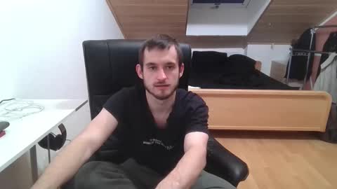 Snapshot of _v_l_a_d_ chatting on October 17, 2025, 10:56 pm Vlad online show from October 17, 2025, 10:56 pm