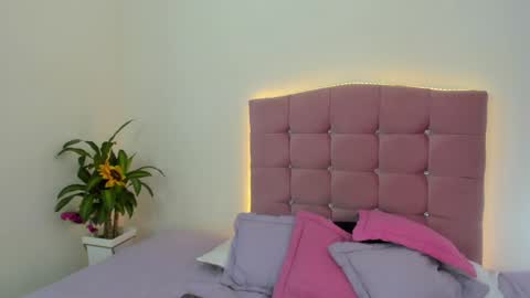 Snapshot of _valediaz__ chatting on December 2, 2024, 3:14 pm Vale online show from December 2, 2024, 3:14 pm
