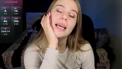 Snapshot of _wednesday_addams_ chatting on October 1, 2025, 9:37 am Vera online show from October 1, 2025, 9:37 am