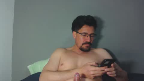 _yjesneth2011 online show from October 8, 2025, 11:46 pm