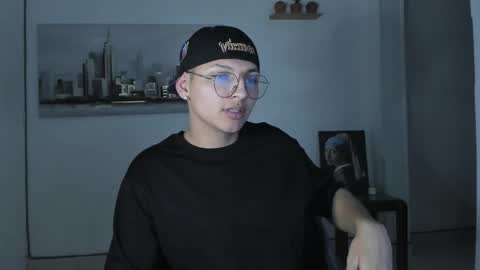 Snapshot of a_lejandro_08 chatting on March 1, 2025, 4:58 am alejo online show from March 1, 2025, 4:58 am