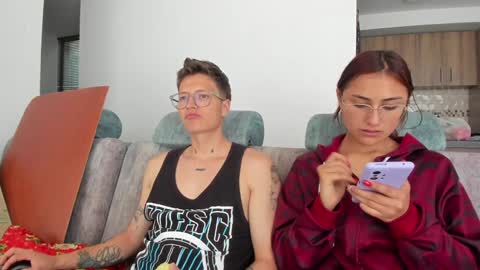 Snapshot of a_sexy_couple__ chatting on December 4, 2024, 7:12 pm A Sexy Couple online show from December 4, 2024, 7:12 pm