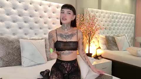 Snapshot of aa_lunit chatting on September 17, 2025, 2:41 pm Luni  online show from September 17, 2025, 2:41 pm