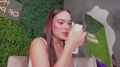 Snapshot of abby_me chatting on February 20, 2025, 12:04 pm A B B Y online show from February 20, 2025, 12:04 pm