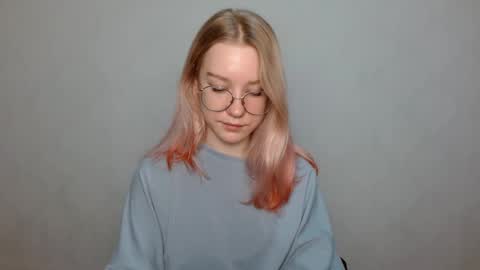 Snapshot of abbymoore__ chatting on December 23, 2024, 10:21 am Abby Lovense is active online show from December 23, 2024, 10:21 am