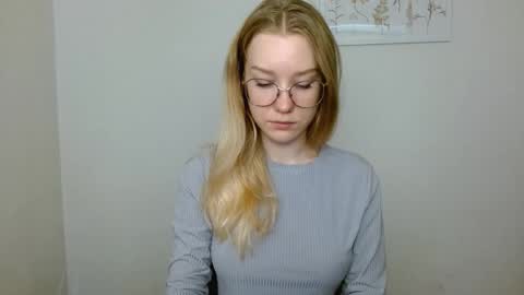 Snapshot of abbymoore__ chatting on September 25, 2025, 10:30 am Abby Lovense is active online show from September 25, 2025, 10:30 am