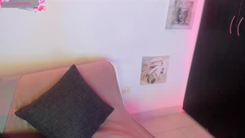 Snapshot of abigail_luna_ chatting on December 25, 2024, 5:37 am abi online show from December 25, 2024, 5:37 am