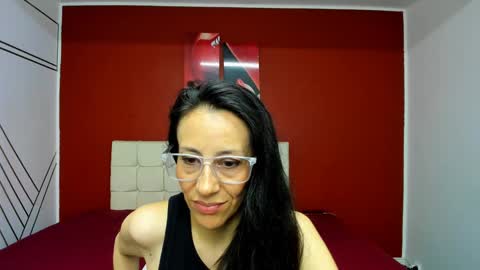 Snapshot of abrillee1 chatting on February 1, 2025, 10:13 pm ABRIL online show from February 1, 2025, 10:13 pm