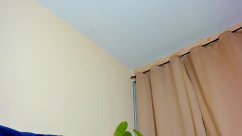 Snapshot of ackerman_eren_ chatting on February 20, 2025, 12:25 pm R. online show from February 20, 2025, 12:25 pm