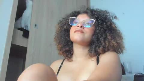 Snapshot of ada_gales_ chatting on October 2, 2025, 4:08 am Isa online show from October 2, 2025, 4:08 am