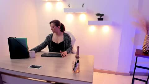 Snapshot of ada_mclaine2 chatting on September 21, 2025, 11:45 am Ada online show from September 21, 2025, 11:45 am
