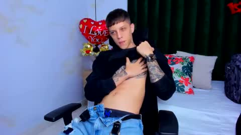 Snapshot of adam_hard_ chatting on February 12, 2025, 8:18 pm Adam online show from February 12, 2025, 8:18 pm