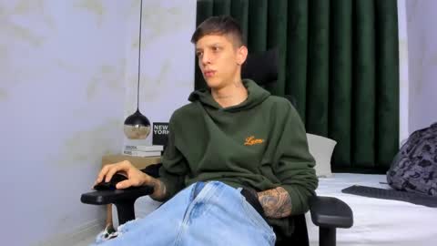 Snapshot of adam_hard_ chatting on February 24, 2025, 11:52 pm Adam online show from February 24, 2025, 11:52 pm