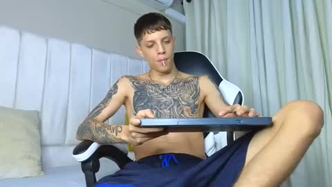 Snapshot of adam_hard_ chatting on September 10, 2025, 7:47 pm Adam online show from September 10, 2025, 7:47 pm