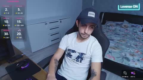 Snapshot of adamrayn chatting on November 11, 2025, 12:38 pm Adam Rayn online show from November 11, 2025, 12:38 pm