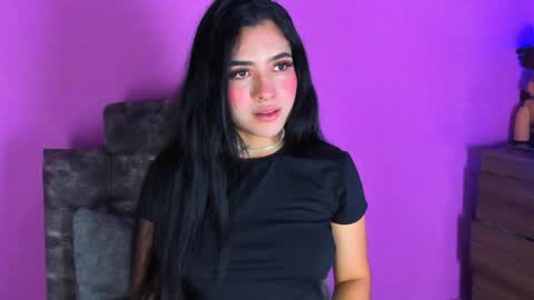 Snapshot of adara_johnson_ chatting on January 2, 2025, 11:52 am Adara Johnson online show from January 2, 2025, 11:52 am